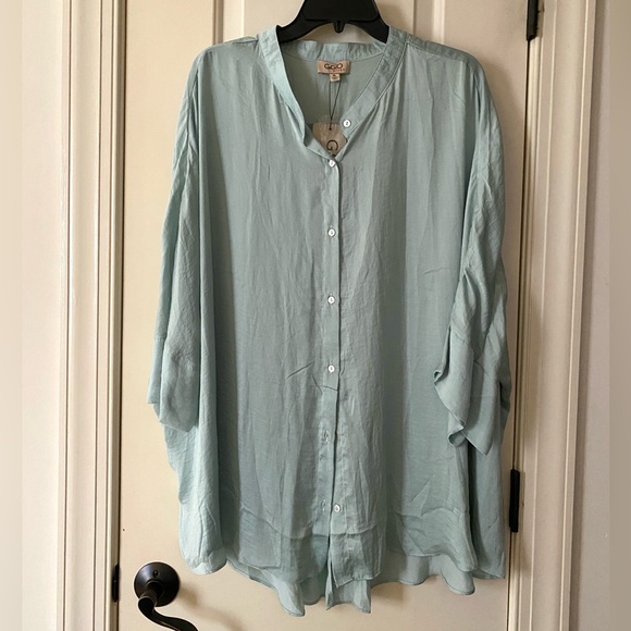 Gigio Tops - Pale aqua silky oversized blouse polyester & light as air with a gorgeous flow